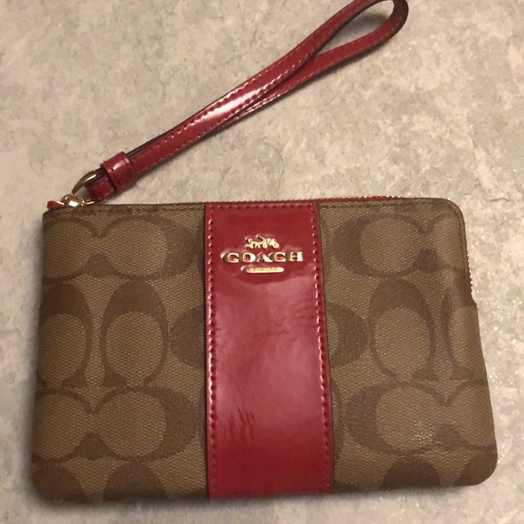 Coach Handbags - Coach Corner ZIP Wristlet in Signature Canvas